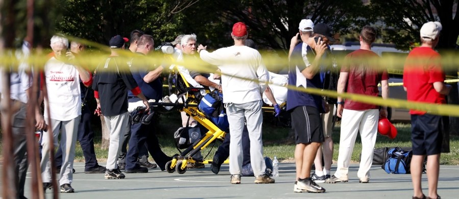 Strzelanina podczas treningu baseballa drużyny amerykańskich senatorów. Ranny został republikański kongresmen Steve Scalise. Do zdarzenia doszło na boisku w Alexandrii w Wirginii. Wiadomo, że napastnik miał 66 lat. Zginął od ran postrzałowych.