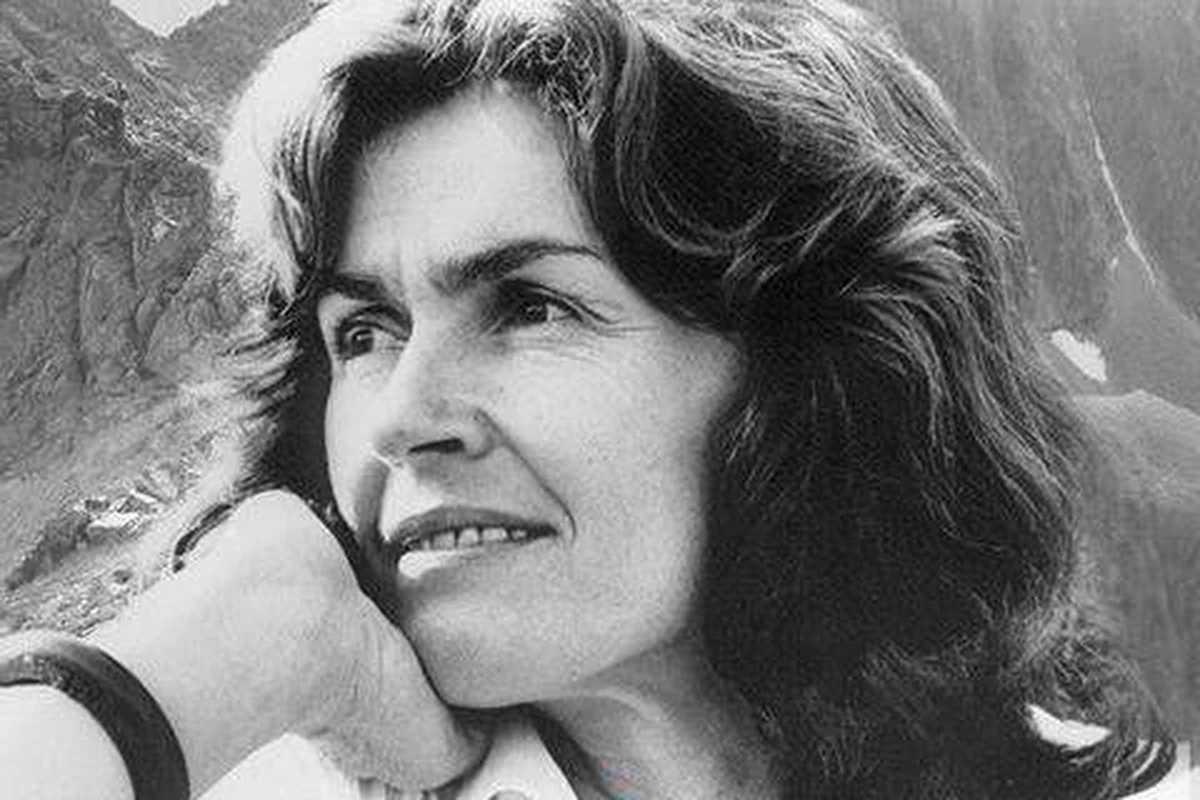 Właśnie ukazała się książka "Wanda. Opowieść o sile życia i śmierci". Jej autorka Anna Kamińska tworząc portret wybitnej himalaistki Wandy Rutkiewicz opisała nie tylko jej miłość do gór, ale też do ryzyka. Oprócz tego przywołuje trudne relacje z najbliższymi, fascynacje rajdami samochodowymi, opowieści o byciu gwiazdą i męskim uwielbieniu