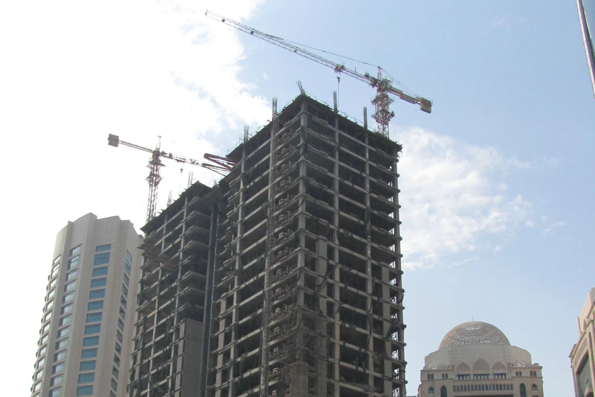 Centra wielkich miast już nie dla biurowców - firmy będą masowo przenosić swoje siedziby do dalszych dzielnic, a budynki mają być coraz niższe. Takie wnioski płyną z debat podczas konferencji ABSL w Łodzi. Partnerem tego wydarzenia jest radio RMF FM.