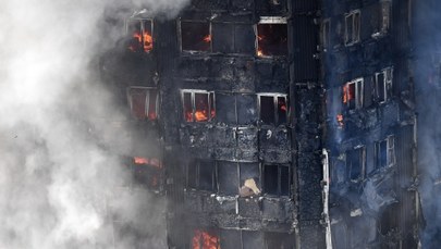 Pożar wieżowca w Londynie. "Matka zrzuciła niemowlę z 10. piętra"