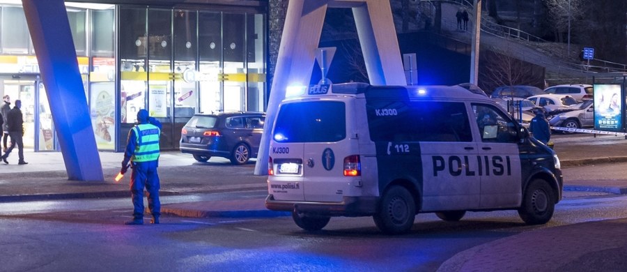 ​Fińska policja jest w pełni przygotowana na wyższy poziom zagrożenia - zapewniła minister spraw wewnętrznych Paula Risikko, odnosząc się do ogłoszonej w środę w Finlandii decyzji o podniesieniu stopnia zagrożenia atakami terrorystycznymi.