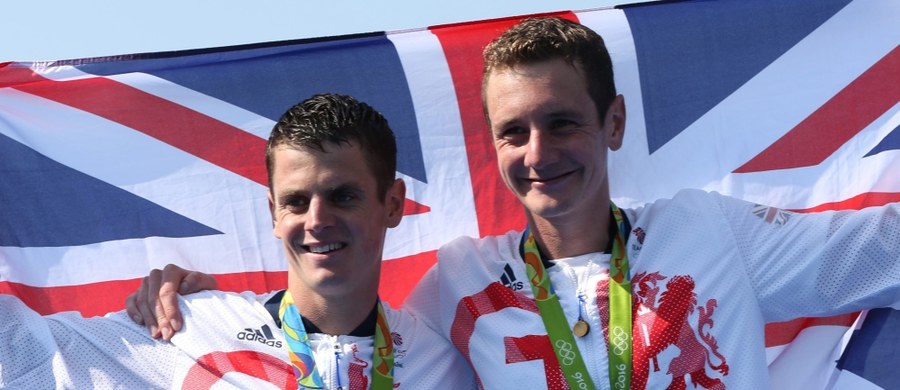 ​Międzynarodowa Unia Triathlonu (ITU) przesłała Brytyjczykowi Jonathanowi Brownlee oficjalne pisemne gratulacje zwycięstwa w niedzielnych zawodach cyklu mistrzostw świata w Leeds. Problem w tym, że zajął on... drugie miejsce. Wygrał jego starszy brat Alistair.