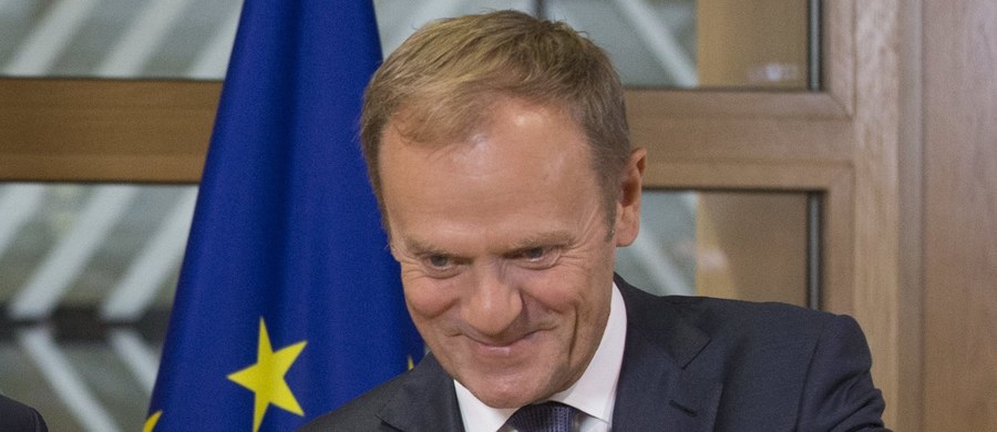 "Takie słowa w takim miejscu nigdy nie powinny paść z ust polskiego premiera" - napisał na swoim oficjalnym profilu na Twitterze przewodniczący Rady Europejskiej Donald Tusk. 