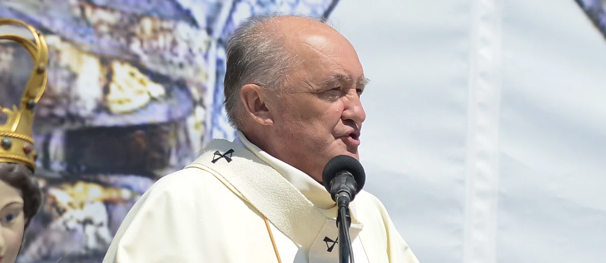 ​Chcemy być Kościołem dla wszystkich ludzi dobrej woli, zwłaszcza gdy przychodzą pokusy osłabienia jedności, bądź niebezpieczeństwa podziałów i wykluczenia - mówił kard. Kazimierz Nycz podczas uroczystości Bożego Ciała na pl. Piłsudskiego w Warszawie. Hierarcha przypomniał słowa Jezusa: "Aby byli jedno, aby świat uwierzył, żeś Ty mnie posłał". 