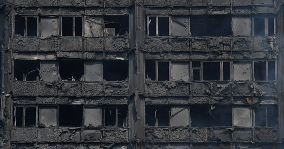 Brytyjska premier Theresa May zapowiedziała powołanie komisji śledczej, która zbada przyczyny pożaru w wieżowcu mieszkalnym Grenfell Tower w zachodnim Londynie. Zginęło co najmniej 17 osób, a 78 zostało rannych. Komisarz londyńskiej policji Stuart Cundy powiedział, że liczba ofiar śmiertelnych najprawdopodobniej wzrośnie, ale wyraził nadzieję, że "nie będzie trzycyfrowa". 