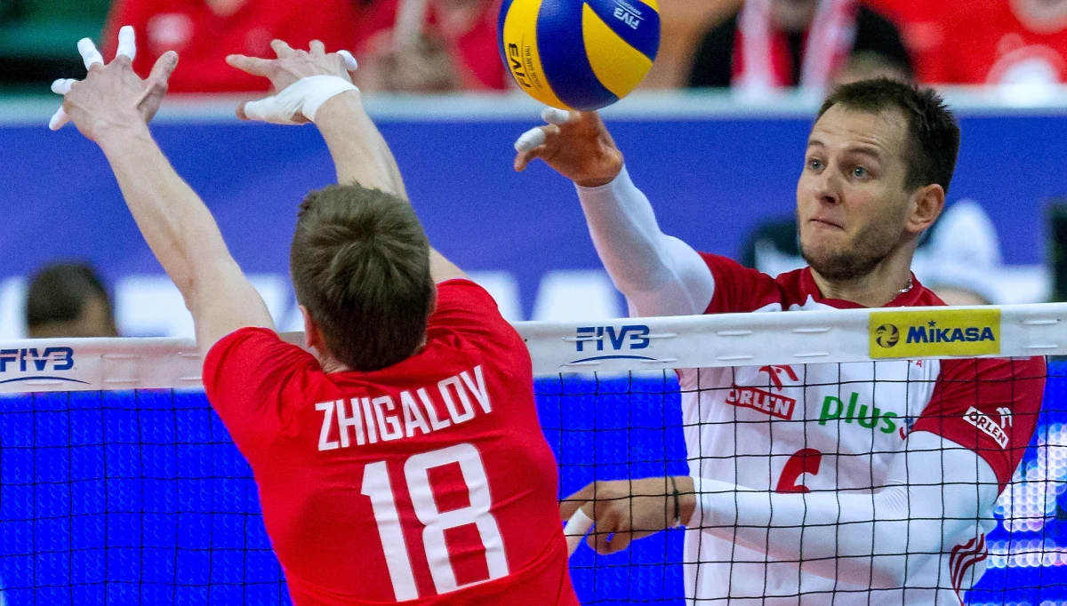 Polscy siatkarze przegrali w Katowicach z Rosjanami 0:3 (22:25, 17:25, 21:25) w meczu Ligi Światowej. To czwarta porażka biało-czerwonych w tegorocznych rozgrywkach. Na koncie mają też trzy zwycięstwa.