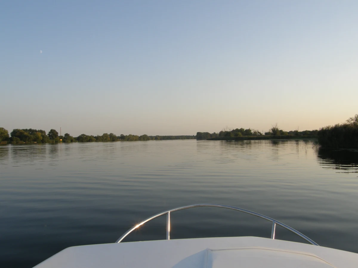 Do kilku wypadków doszło w czwartek na mazurskich jeziorach, jedna osoba nie żyje. Ratownicy Mazurskiego Ochotniczego Pogotowia Ratunkowego apelują do żeglarzy o ostrożność podczas wzmożonego ruchu na wodzie.