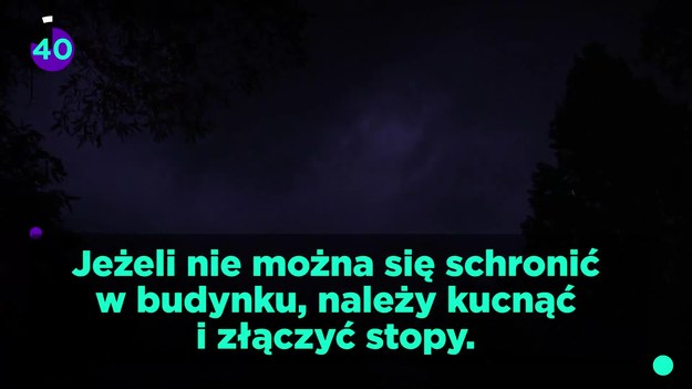 Piotr Żurowski - rzecznik Polskich Łowców Burz - odpowiedział na pytania Interii: czego absolutnie nie robić podczas burzy i jakich miejsc unikać. Obalił również mity dotyczące telefonów komórkowych.
Więcej wiadomości o burzach znajdziesz tutaj