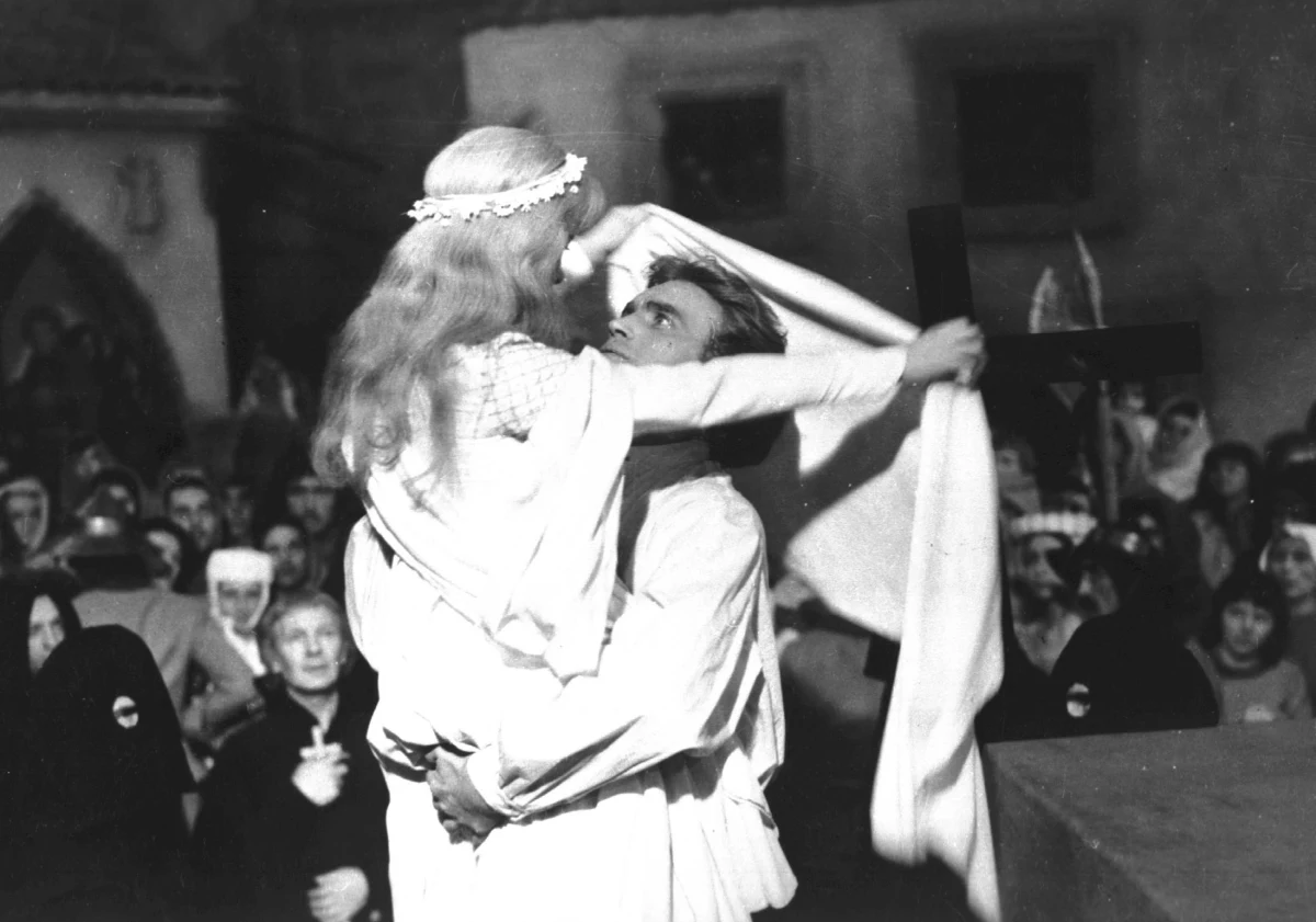 Zmarł Mieczysław Kalenik, aktor znany najbardziej z roli Zbyszka z Bogdańca w filmie "Krzyżacy" Aleksandra Forda. O śmierci poinformowała córka artysty, operatorka Magdalena Kalenik. Aktor zmarł w rodzinnym Międzyrzecu Podlaskim. Miał 84 lata.