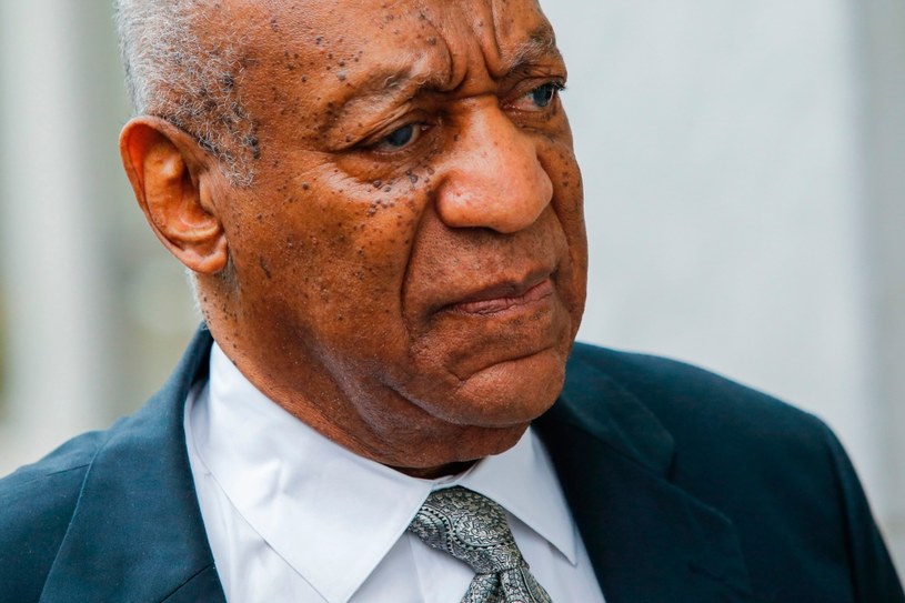 Ława przysięgłych nie zdołała uzgodnić stanowiska w sprawie żadnego z zarzutów w procesie Billa Cosby'ego, choć obradowała aż sześć dni! Wiele kobiet zarzuca 79-letniemu amerykańskiemu komikowi molestowanie seksualne. Postępowanie umorzono, ale prokurator zapowiedział już kolejny proces.