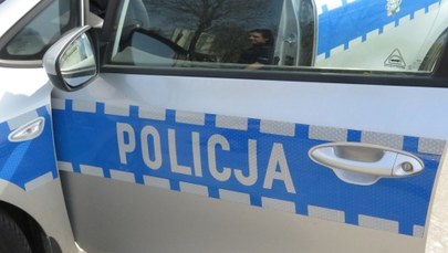 Kraków: Mężczyzna groził policjantom i mierzył do nich prawdopodobnie z broni hukowej