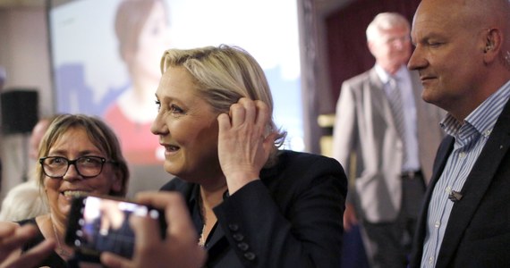 Szefowa Frontu Narodowego Marine Le Pen oświadczyła po zakończeniu II tury wyborów parlamentarnych we Francji, że niska frekwencja, szacowana na 43 proc., podważa mandat nowo wybranego Zgromadzenia Narodowego. Najwięcej Francuzów zagłosowało na Partię La Republique en Marche (LREM) prezydenta Francji Emmanuela Macrona.