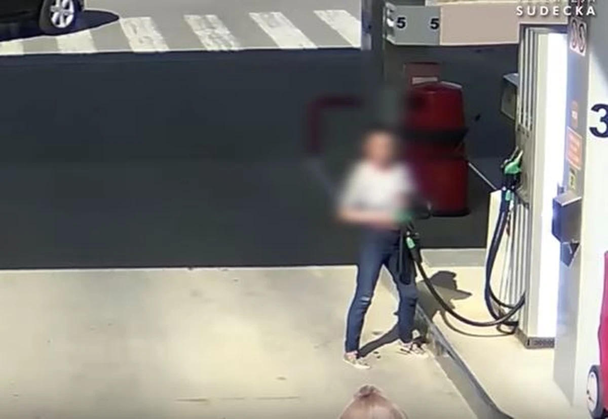 Zarzut usiłowania sprowadzenia niebezpieczeństwa zagrożenia życia i zdrowia poprzez eksplozję materiałów wybuchowych i łatwopalnych usłyszała 41-latka z Bielawy na Dolnym Śląsku. W czwartek próbowała podpalić stację benzynową w tej miejscowości.