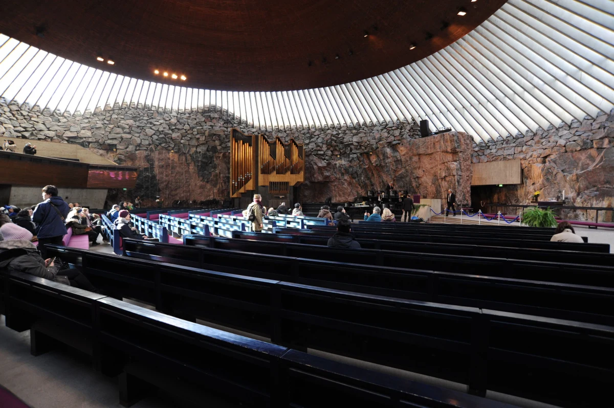 Kościół Temppeliaukio w Helsinkach będący jedną z głównych atrakcji turystycznych stolicy Finlandii miał być celem zamachu terrorystycznego. Taką informację podała fińska policja. Przed świątynią ustawiono betonowe zapory.