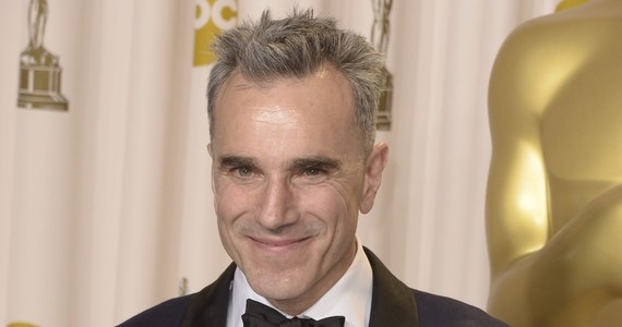 ​Trzykrotny laureat Nagrody Akademii Firmowej, 60-letni brytyjski aktor Daniel Day-Lewis podjął decyzję o zakończeniu kariery artystycznej - poinformowała w Los Angeles jego rzeczniczka i zarazem autorka biografii aktora, Leslee Dart.