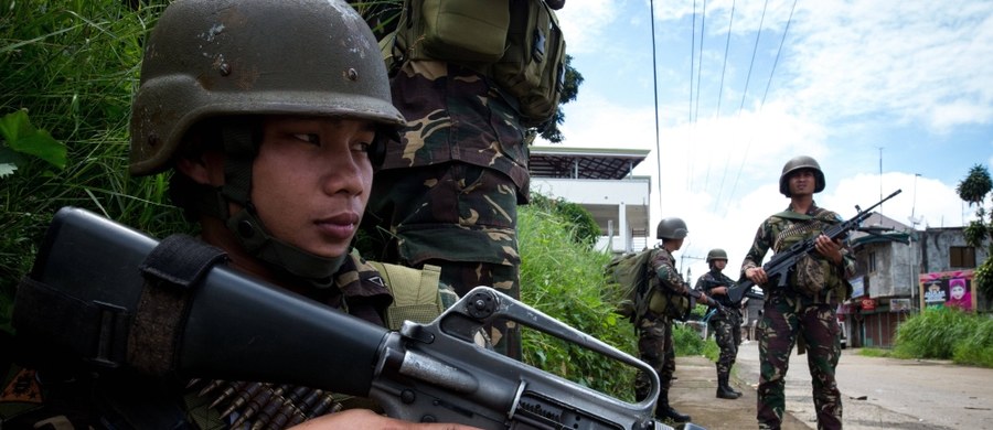 Grupa Bojowników o Wolność Islamskiego Marawi, która zajęła szkołę i wzięła zakładników w miasteczku Pigcawayan na wyspie Mindanao, uciekła. 31 zakładników odnaleziono, są w dobrym stanie - poinformował rzecznik filipińskiego armii Restituto Padilla. 