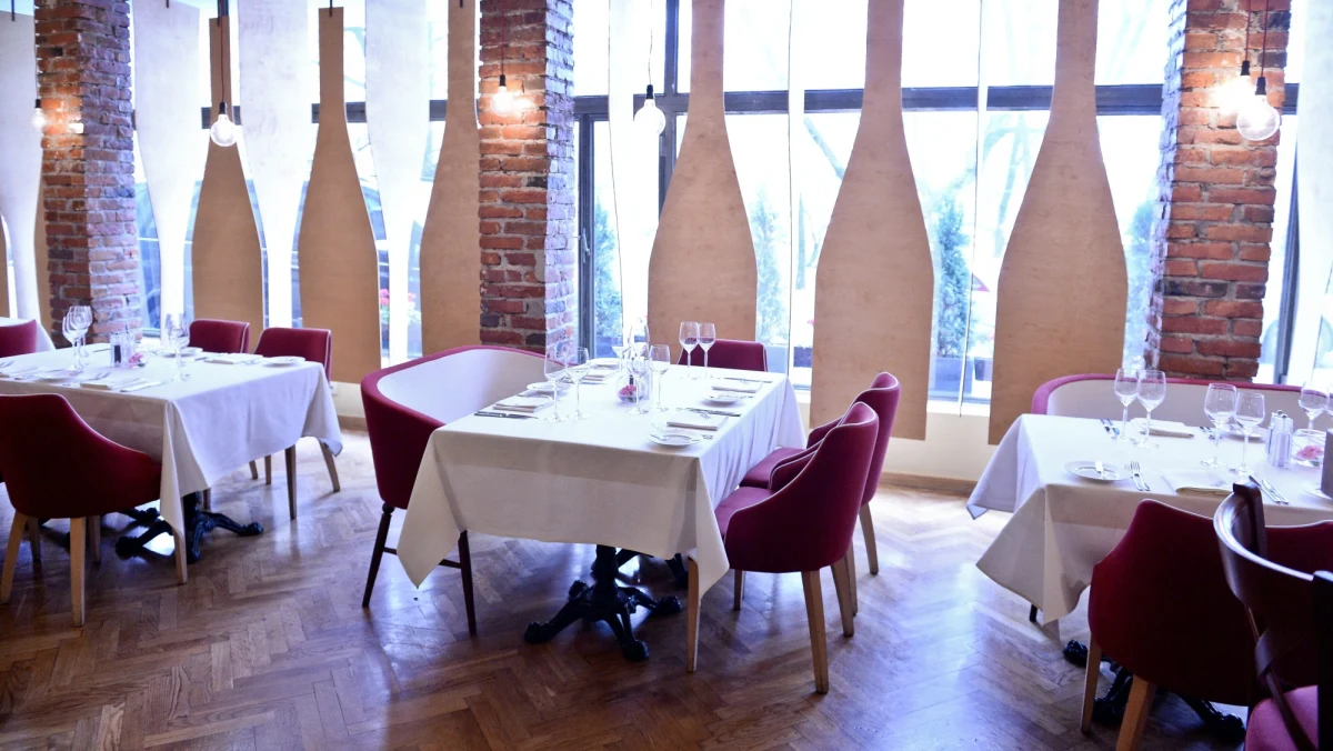 Trzy lata po wybuchu afery taśmowej, która pogrążyła rząd PO-PSL, żadne ze śledztw dotyczących treści rozmów podsłuchanych w warszawskich restauracjach nie zakończyło się aktem oskarżenia - ustalili reporterzy śledczy RMF FM. Żadna osoba będąca bohaterem nagrań nie usłyszała choćby zarzutów. Co więcej, ponad połowa postępowań została umorzona.