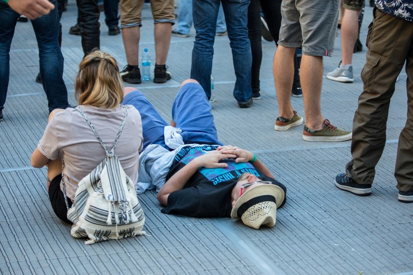 "Koszmarna organizacja", problemy z miejscami na trybunach, ogromna strefa Golden Circle - uczestnicy koncertu Guns N' Roses w Gdańsku nie szczędzą ostrych słów krytyki.