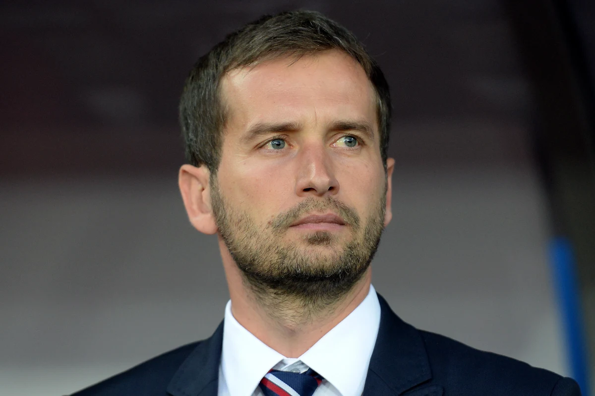 „Oczywiście, że jesteśmy rozczarowani. W poprzednich spotkaniach zdobywaliśmy bramki, tworzyliśmy więcej sytuacji. Zagraliśmy najgorszy mecz na tym turnieju" - ocenił po przegranym 0:3 meczu z Anglikami Marcin Dorna, trener młodzieżowej reprezentacji Polski. Jego podopieczni zajęli ostatnie miejsce w grupie i pożegnali się z Młodzieżowymi Mistrzostwami Europy. 