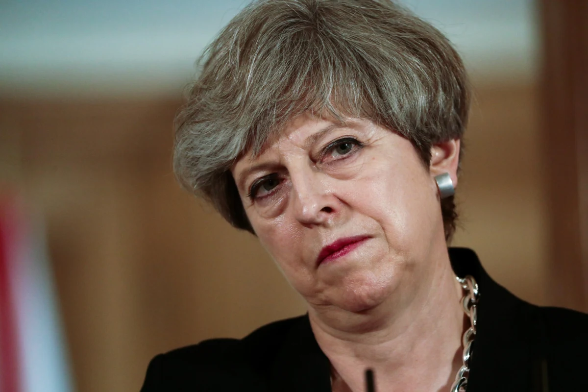 Brytyjska premier Theresa May przedstawiła w Brukseli propozycję uregulowania statusu obywateli Unii Europejskiej mieszkających w Wielkiej Brytanii. Według niej, każdy kto przebywa legalnie na Wyspach, w ciągu pięciu lat zdobędzie prawo stałego pobytu. "Polska docenia intencje ale propozycje uznaje za niepełną - powiedział minister ds. europejskich Konrad Szymański. 