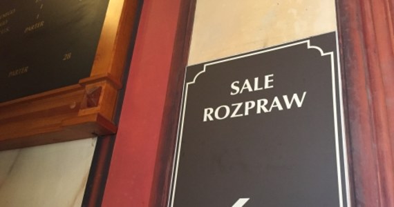 ​Kolejne dwie nieletnie zostały umieszczone w młodzieżowym ośrodku wychowawczym, a dwie inne zostały objęte nadzorem kuratora - taką decyzję podjął w piątek gdański sąd w procesie ws. pobicia gimnazjalistki przed szkołą w Gdańsku, w połowie maja. Wcześniej, do młodzieżowego ośrodka wychowawczego trafiły dwie nieletnie, a wobec jednej zastosowano dozór kuratora.