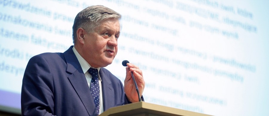 ​PSL w najbliższych dniach złoży wniosek o wotum nieufności wobec ministra rolnictwa Krzysztofa Jurgiela, powodem jest "ogrom zaniedbań i niedopełnienia obowiązków", które wynikają z pełnienia tej funkcji - poinformował prezes PSL Władysław Kosiniak-Kamysz.