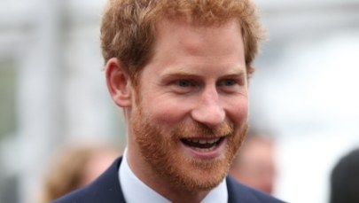 Książę Harry chciał się "wypisać" z rodziny królewskiej