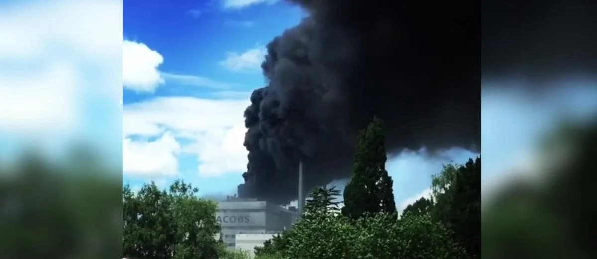 Ponad 100 strażaków walczy z pożarem fabryki kawy w północnych Niemczech. Z budynków w miejscowości Elmshorn (30 km od Hamburga) wydobywa się gęsty czarny dym. Na razie nie ma informacji o poszkodowanych. 