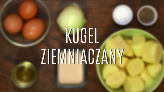 Kugel to tradycyjne danie kuchni żydowskiej, niegdyś bardzo popularne na Litwie i w Polsce. To wyborna babka ziemniaczana z dodatkiem cebuli i innych dodatków, zapiekana, czasem z dodatkiem mięsa z kaczki lub mięsa wołowego. Przepis na kugel jest naprawdę prosty - w kilka chwil można wyczarować wyborną zapiekankę, która nie tylko świetnie smakuje, ale jest również tania! Zobaczcie, jak małym kosztem zrobić sycącą, aromatyczną zapiekankę!