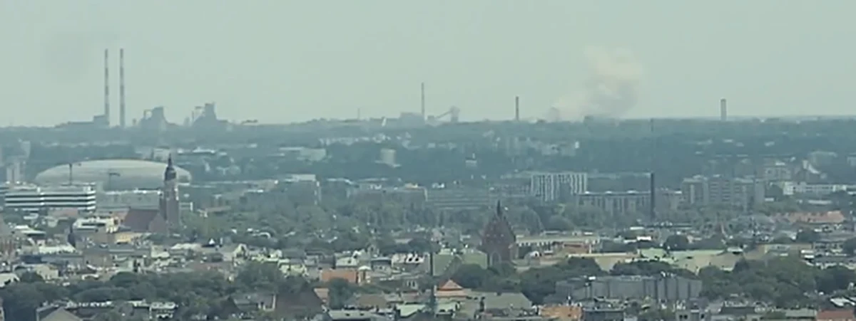 Po godz. 11:00 chmura pyłów unosiła się nad krakowską hutą. To efekt incydentu, do jakiego doszło w kombinacie.