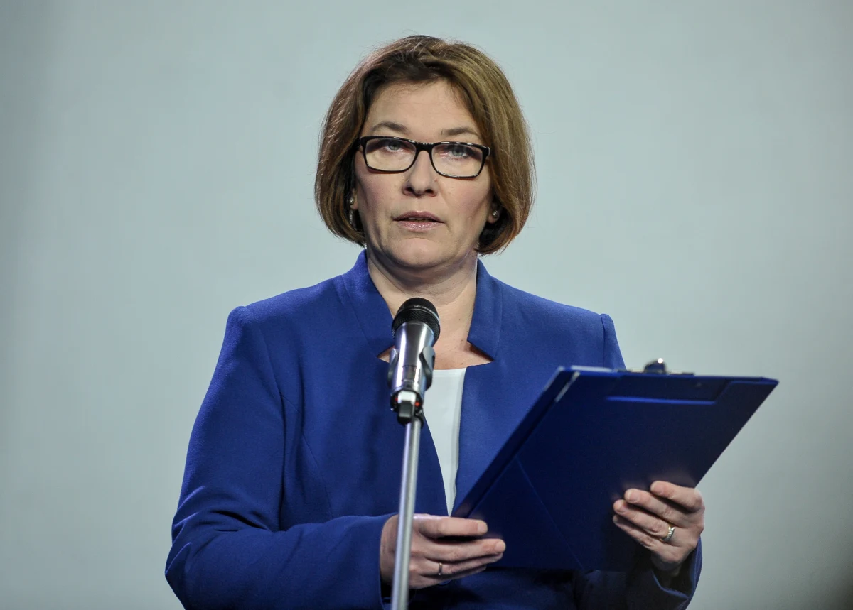 "To, co zdarzyło się w Radomiu nie powinno mieć miejsca, nie ma zgody na przemoc" - powiedziała rzeczniczka PiS Beata Mazurek nawiązując do pobicia działacza KOD przez aktywistów ubranych w koszulki Młodzieży Wszechpolskiej. Jednocześnie dodała, że nigdy nie słyszała, żeby politycy PO potępili działania KOD i Obywateli RP wobec polityków PiS.