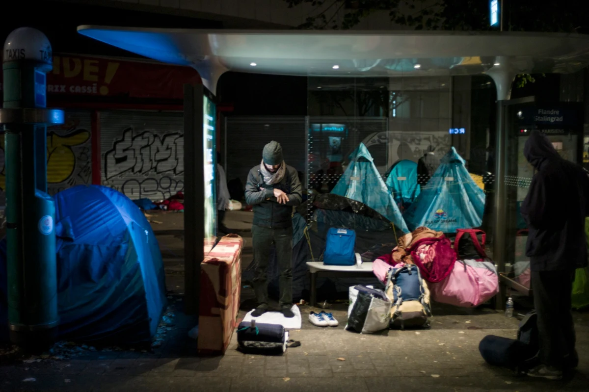 Sąd w Boulogne-sur-mer, na północy Francji, uznał 44-letnią Beatrice Huret za winną przemytu migranta z Iranu do Wielkiej Brytanii. Jednak darował jej karę, biorąc pod uwagę, że kobieta popełniła przestępstwo z miłości - informuje AFP.