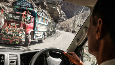 Andrzej Bargiel w drodze na K2. Wyprawa przejechała legendarną drogą