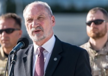Nowy dokument z wytycznymi. Macierewicz: Zero tolerancji dla łamania dyscypliny w armii