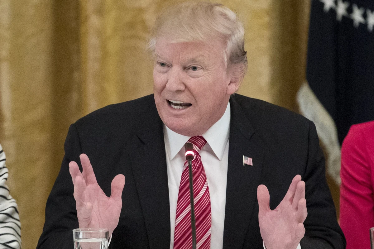 ​Rozmowa "w cztery oczy" 6 lipca rano z prezydentem Andrzejem Dudą, potem rozmowy delegacji, szczyt Trójmorza, przemówienie na pl. Krasińskich - to punkty wizyty prezydenta USA Donalda Trumpa w Warszawie - poinformowały PAP źródła dyplomatyczne. Według informacji PAP, możliwe jest przyjęcie polsko-amerykańskich deklaracji.