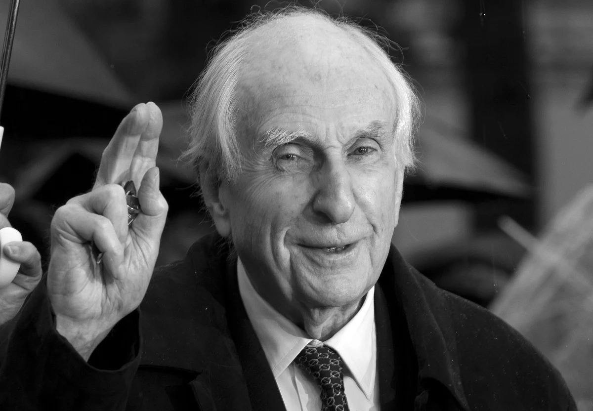 Nie żyje brytyjski pisarz Michael Bond - najbardziej znany jako twórca postaci misia Paddingtona. Literat zmarł w swoim domu po krótkiej chorobie. Miał 91 lat.