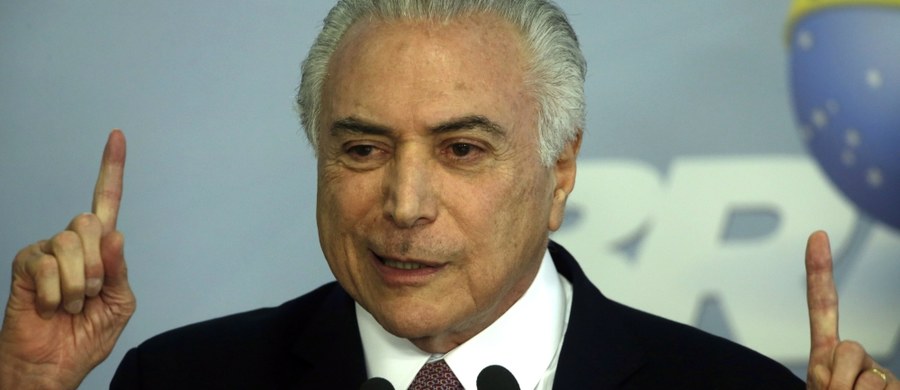 Nieznany sprawca na znak protestu przeciwko prezydentowi Brazylii Michelowi Temerowi staranował samochodem bramę wjazdową jego rezydencji w stolicy kraju, Brasilii. Mężczyznę aresztowano - poinformowała brazylijska policja.