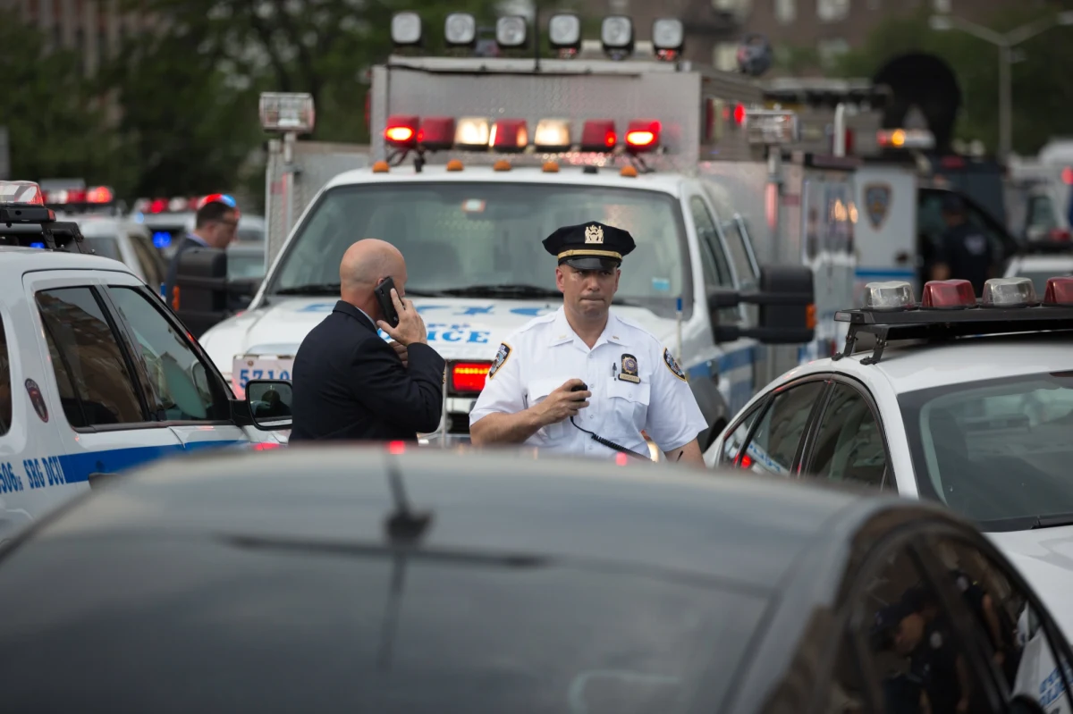 Burmistrz Nowego Jorku Bill de Blasio oświadczył, że strzelanina w szpitalu Bronx-Lebanon "nie była aktem terrorystycznym, ale raczej związana z miejscem pracy". Sprawca, lekarz i były pracownik szpitala, zabił 1 lekarza i ranił 6 innych osób, w tym 5 ciężko.