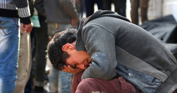 Co najmniej 18 osób zginęło w seriach wybuchów w Damaszku. Zamachowiec samobójca wysadził się w powietrze w samochodzie na placu Tahrir. Siły bezpieczeństwa przeprowadziły kontrolowane wybuchy dwóch innych pojazdów.