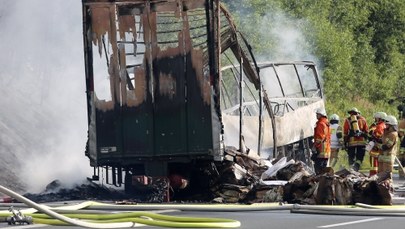 Wypadek autokaru w Niemczech. Pojazd stanął w płomieniach 