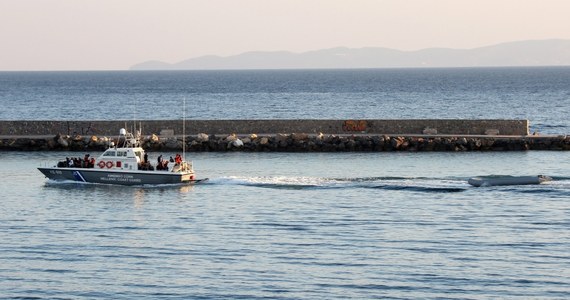 ​Grecka straż przybrzeżna otworzyła w poniedziałek ogień do tureckiego frachtowca, gdy ten odmówił zacumowania w porcie na wyspie Rodos na Morzu Egejskim - poinformowały tureckie media. Strona grecka nie potwierdza ostrzału.