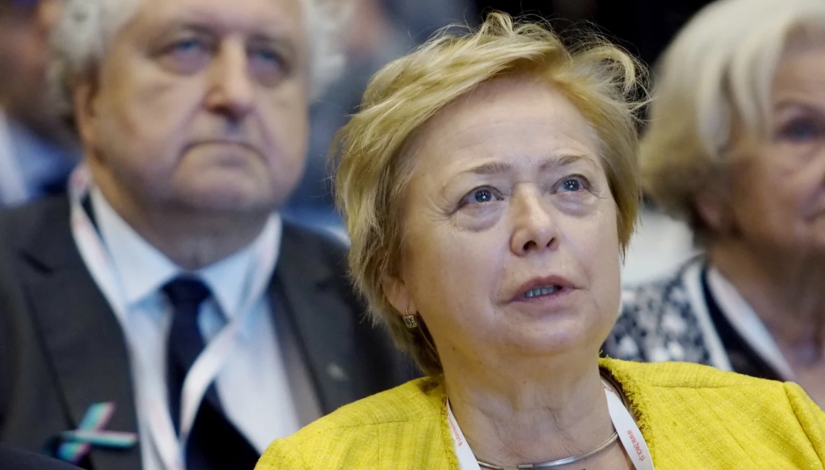 2/3 domu, osiem działek, w tym rekreacyjną, środki pieniężne w różnych walutach, papiery wartościowej, 0,5 kg złota i biżuterię wykazała w swym oświadczeniu majątkowym I prezes Sądu Najwyższego Małgorzata Gersdorf.