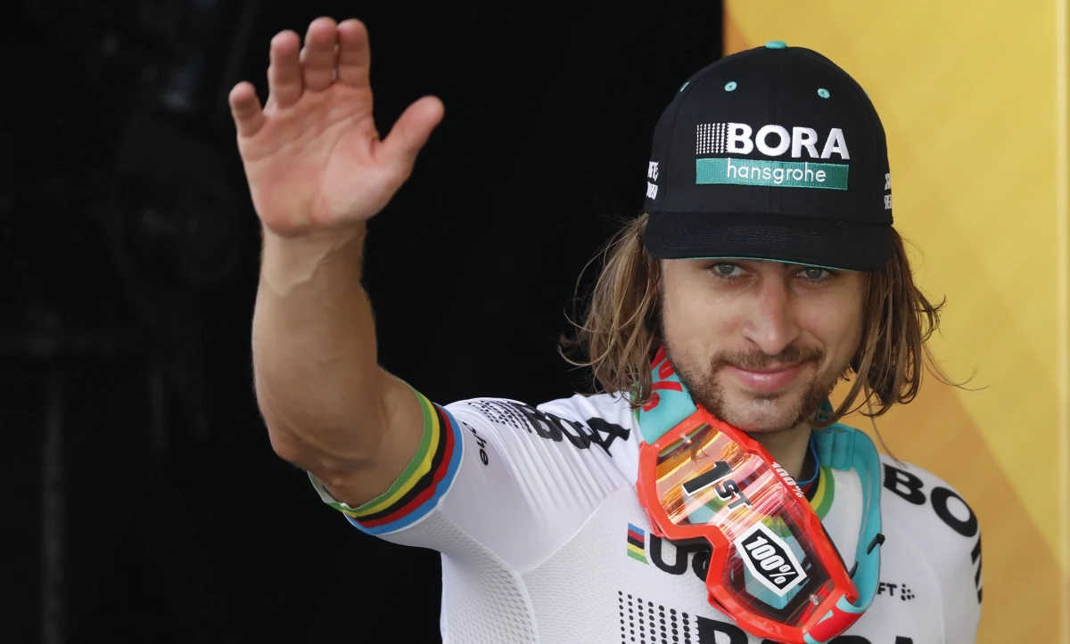Słowak Peter Sagan – aktualny mistrz świata – został wykluczony z tegorocznego Tour de France. To efekt incydentu, do jakiego doszło na finiszowych metrach 4. etapu. Sagan spowodował upadek jednego z najlepszych sprinterów peletonu – Brytyjczyka Marka Cavendisha.