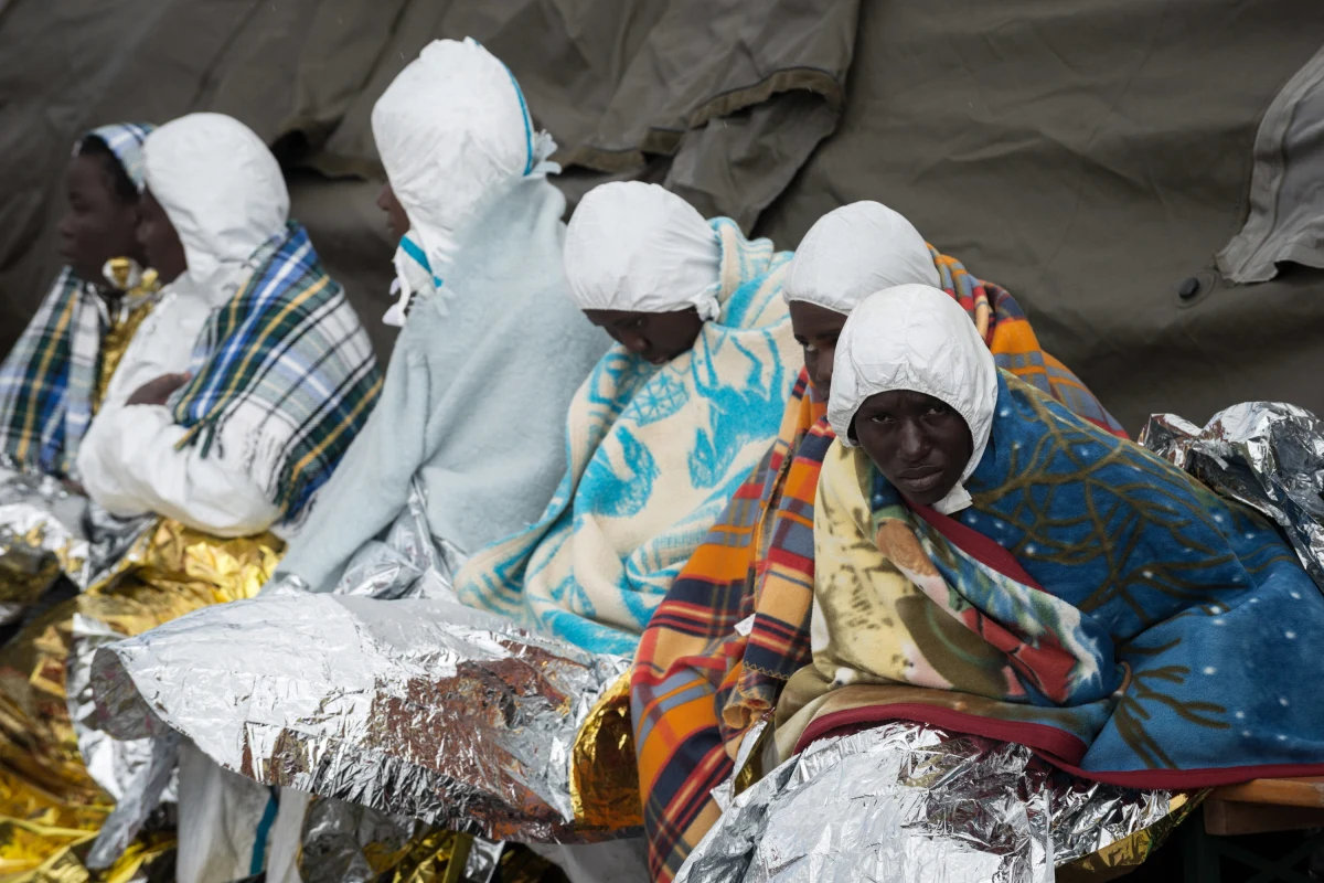 Jeśli Europa nie przystąpi do działań na rzecz Afryki, stanie w obliczu "biblijnej wędrówki ludów" z Czarnego Lądu - ostrzegł przewodniczący Parlamentu Europejskiego Antonio Tajani. Jego zdaniem trzeba zainwestować miliardy euro, by "walczyć z ubóstwem, zmianami klimatycznymi, terroryzmem".