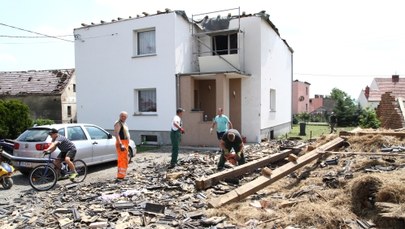 Zniszczenia po nawałnicy w Landzmierzu
