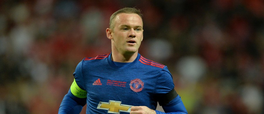​Były kapitan piłkarskiej reprezentacji Anglii, od 2004 roku zawodnik Manchesteru United Wayne Rooney zmienia barwy klubowe i przechodzi do Evertonu. 31-letni piłkarz wraca do klubu, w którym rozpoczynał sportową karierę.