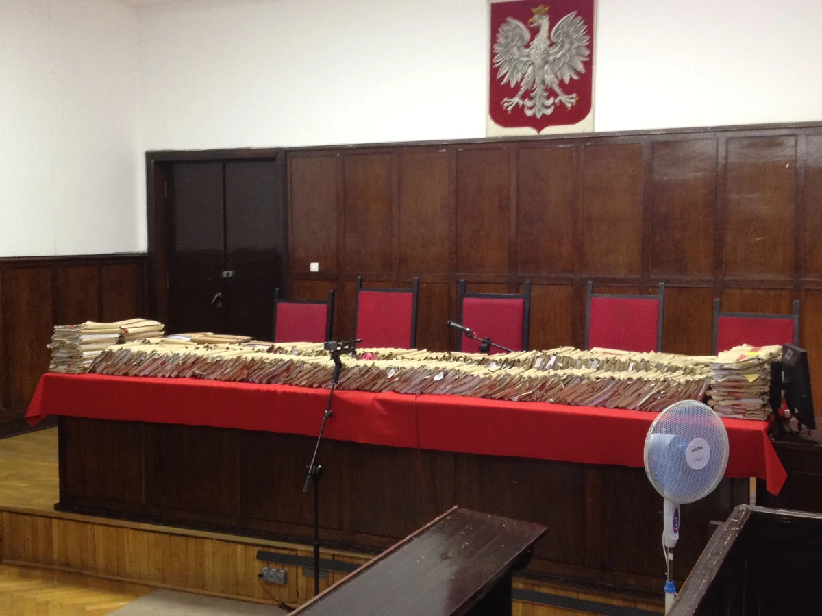 ​8 kolejnych zarzutów, w tym 6 dotyczących przestępstw seksualnych, postawiła gdańska prokuratura Krystianowi W. Mężczyzna podejrzany jest w sumie o popełnienie 42 czynów karalnych, w większości o charakterze seksualnym. Wśród ofiar jest 27 kobiet, w tym nastolatki. Sprawa dotyczy 40-letniego Krystiana W., który od listopada 2015 r. przebywa w areszcie.