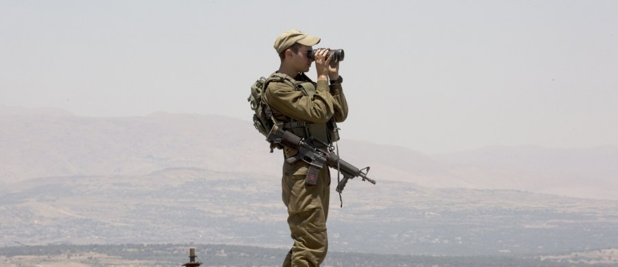 Izraelscy żołnierze zastrzelili dwie osoby, które otworzyły w ich kierunku ogień na terenie obozu dla uchodźców w Dżeninie w północnej części Zachodniego Brzegu Jordanu - poinformowały źródła palestyńskie. 