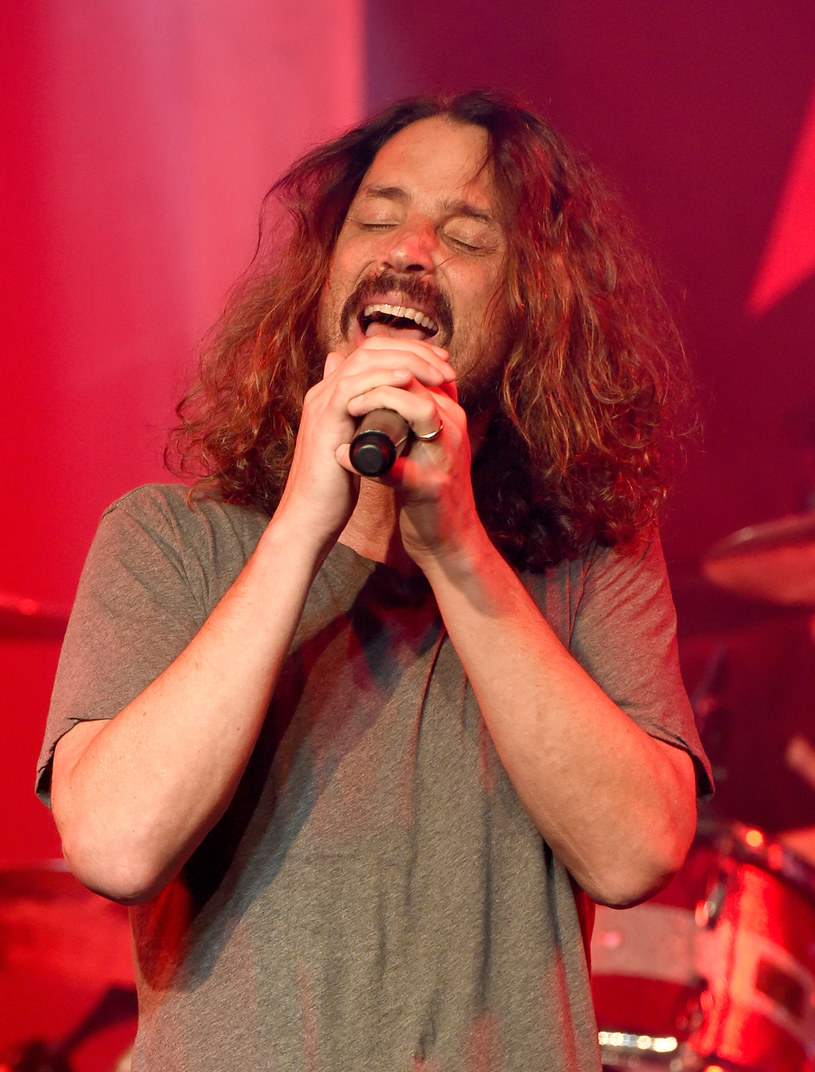 Blisko dwa miesiące po samobójczej śmierci Chrisa Cornella policja ujawniła zdjęcia wykonane w pokoju hotelowym, gdzie znaleziono ciało wokalisty Soundgarden i Audioslave.