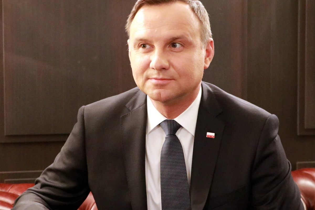 Prezydent Andrzej Duda może zawetować nowelizację ustawy o Regionalnych Izbach Obrachunkowych przygotowaną przez Prawo i Sprawiedliwość. Oficjalnej decyzji jeszcze nie ma. Opozycja krytykowała nowe przepisy, nazywając je m.in. skokiem na samorządy.